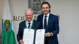 ¿Por qué fue galardonado Arturo Calle, reconocido empresario colombiano?