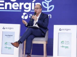 El representante Juan Espinal advirtió sobre la crisis energética en Colombia y alertó sobre un posible apagón si no se toman decisiones técnicas y se salda la deuda estatal con el sector.