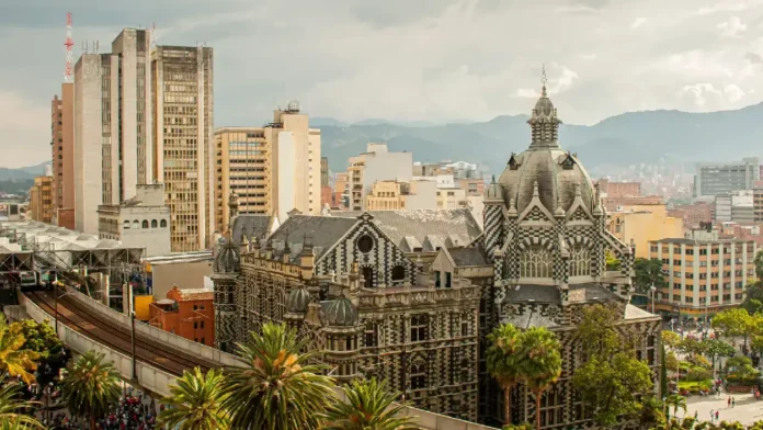 Medellín impulsa la formación artística con 48 laboratorios en artes plásticas y audiovisuales