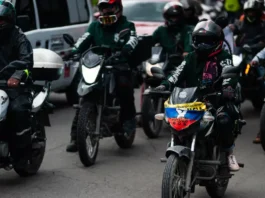 La multa para motociclistas que transiten con parrillero este puente de Halloween 2025