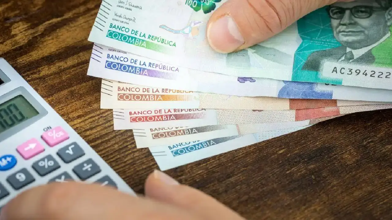 Burger Master 2025: conozca cuántas hamburguesas vendió el evento en Colombia 1 El éxito arrollador del Burger Master 2025 dinamiza la economía y bate récords en Colombia