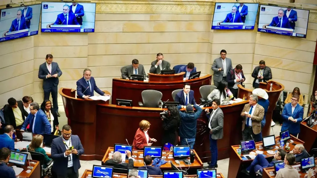 Senado rechaza la consulta popular de Petro y frustra su principal vía de reforma laboral
