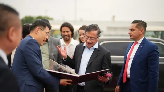 Gustavo Petro en el Vaticano y Beijing: un giro clave para la diplomacia y la economía colombiana
