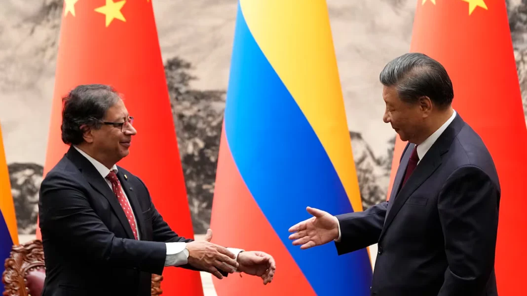 El Gobierno anunció la adhesión de Colombia a la Ruta de la Seda, una decisión estratégica que podría redefinir su política exterior y comercial con riesgos económicos y geopolíticos.