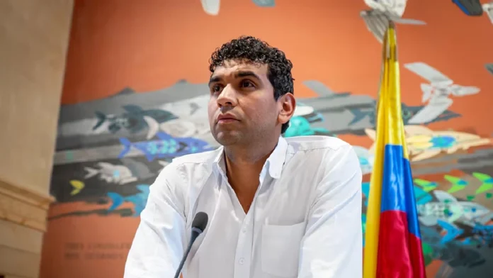 Ciudadanos exigen renuncia de David Racero por irregularidades en su Unidad de Trabajo Legislativo Ciudadanos exigen renuncia de David Racero por irregularidades en su Unidad de Trabajo Legislativo
