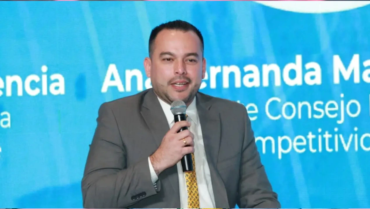 Gobierno colombiano propone en China plan energético para transformar la Costa Caribe