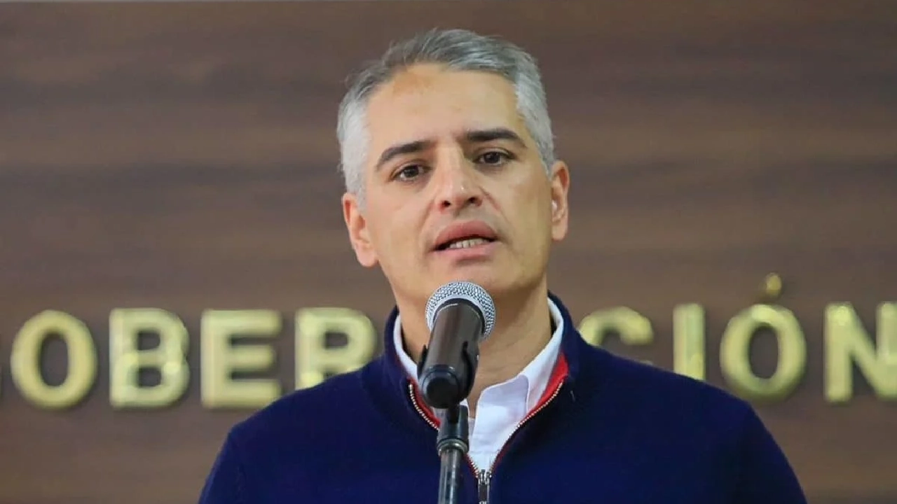 Gobernador de Antioquia solicita asistencia militar ante ola de violencia contra la Fuerza Pública