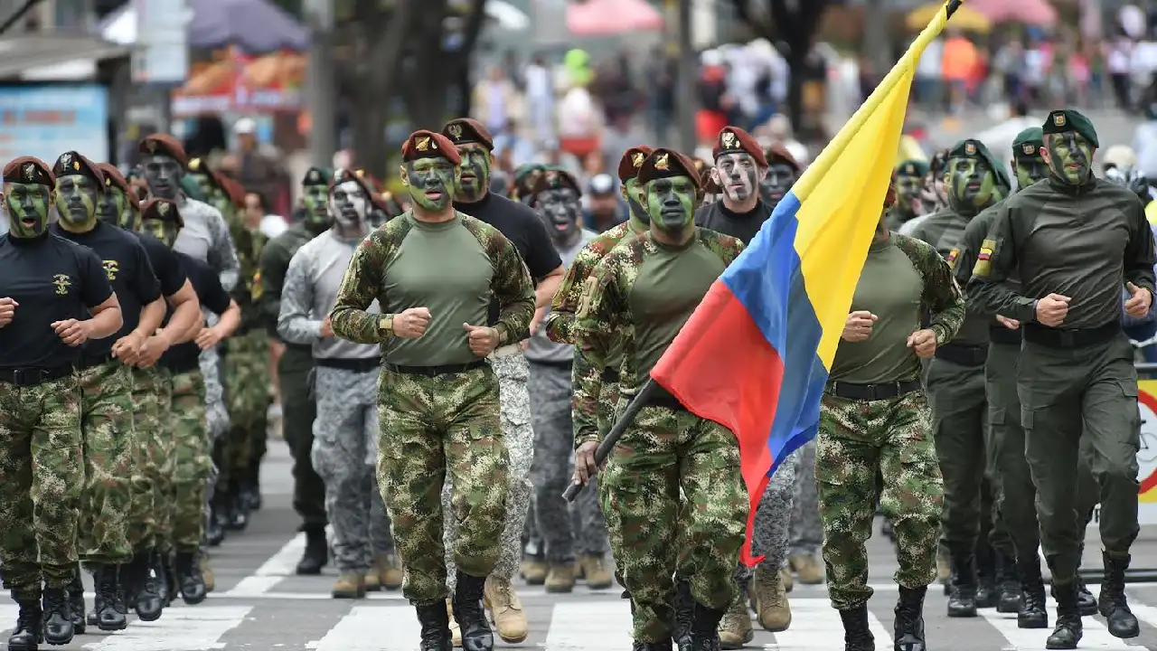 Gobernador de Antioquia solicita asistencia militar ante ola de violencia contra la Fuerza Pública