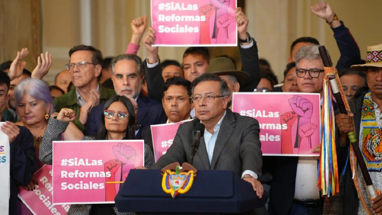 Consulta popular divide a los colombianos: 57% la respalda, pero participación aún es incierta