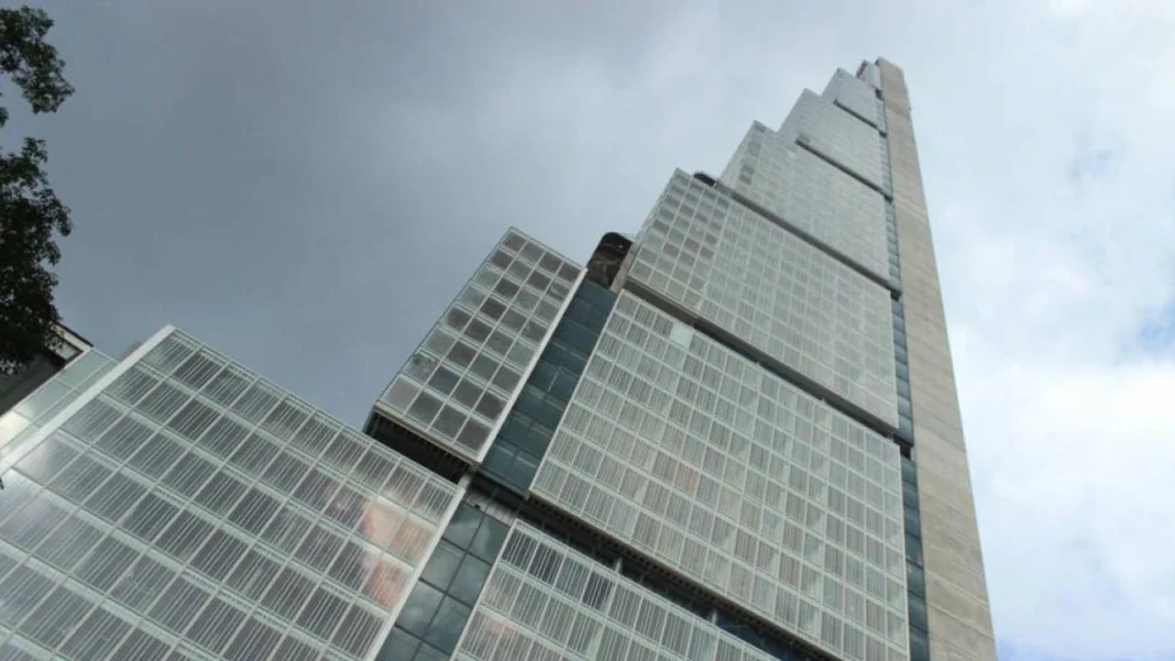 Lo que se sabe del hombre que cayó del piso 40 del edificio Bacatá, centro de Bogotá