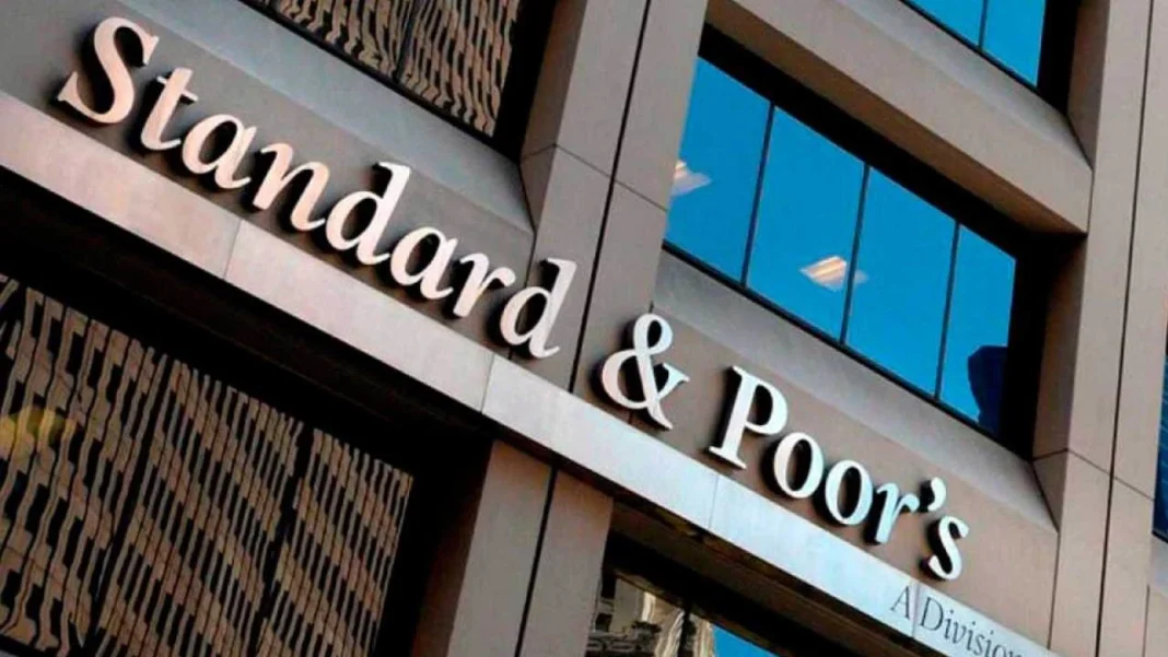 S&P rebaja la calificación de Colombia a 'BB' por deterioro fiscal y debilidad institucional