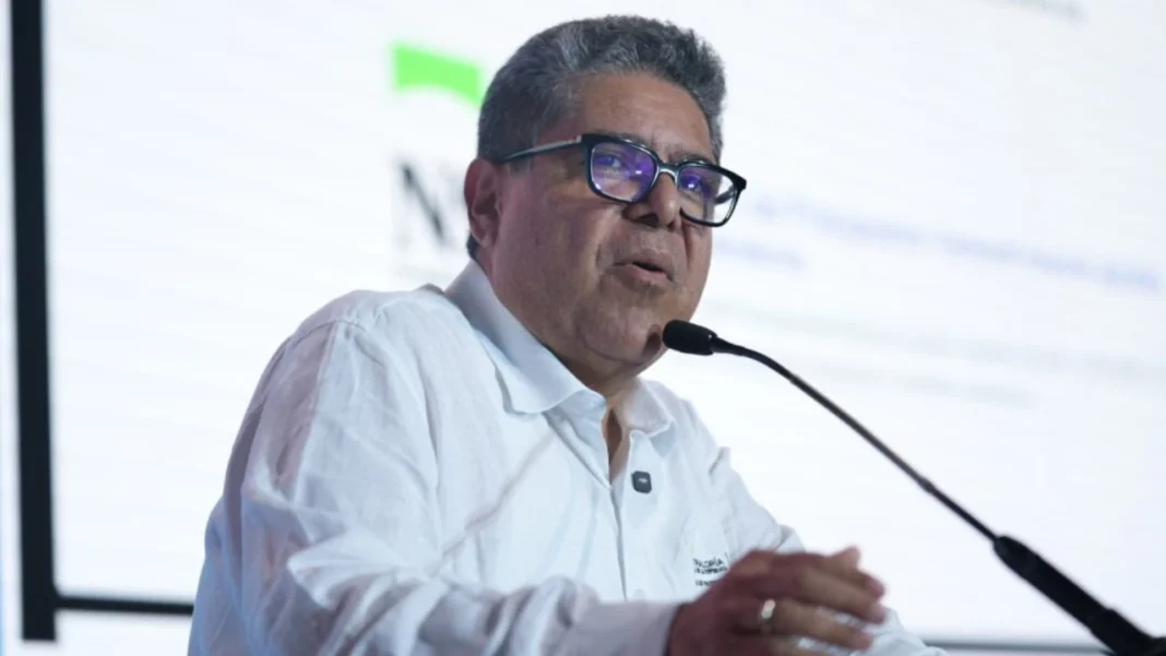 Contralor revela inconsitencias en la DIAN y ve riesgoso suspender la regla fiscal