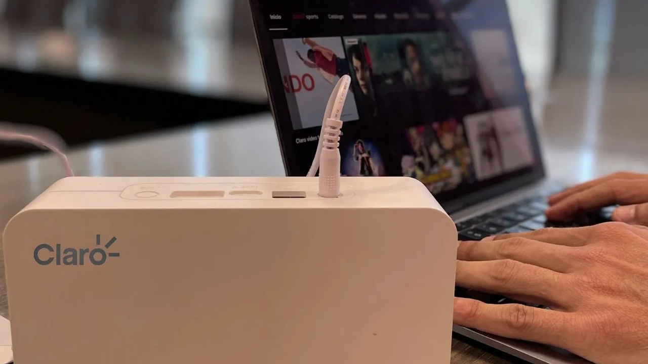 Claro se posiciona como líder de Internet hogar en Colombia con fibra óptica y visión digital