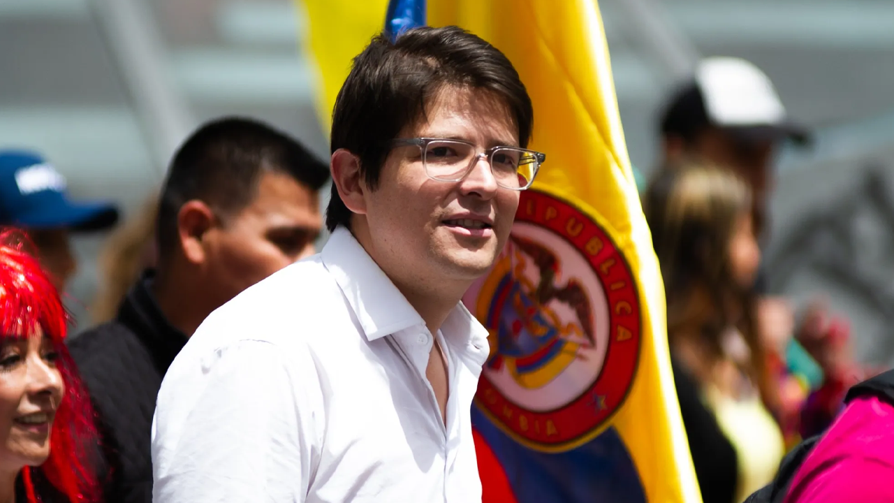 El estado de salud de Miguel Uribe es crítico, según informó hoy la Fundación Santa Fe, tras el atentado que sufrió el senador en Bogotá el pasado sábado.