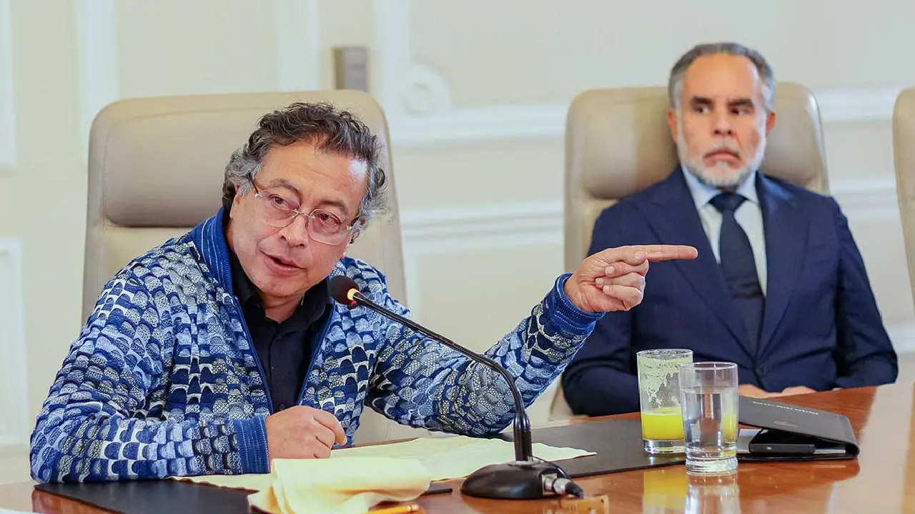 Sí cabe como "Golpe de estado" lo de Petro y la consulta popular