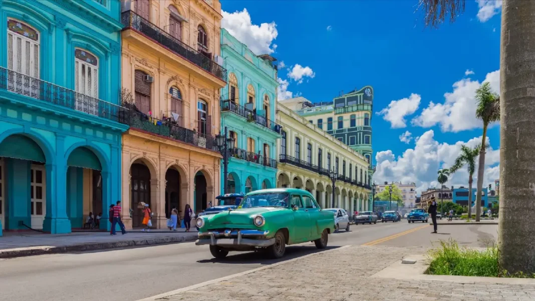 Belleza natural y cultural de Cuba con sus conexiones aéreas a Colombia