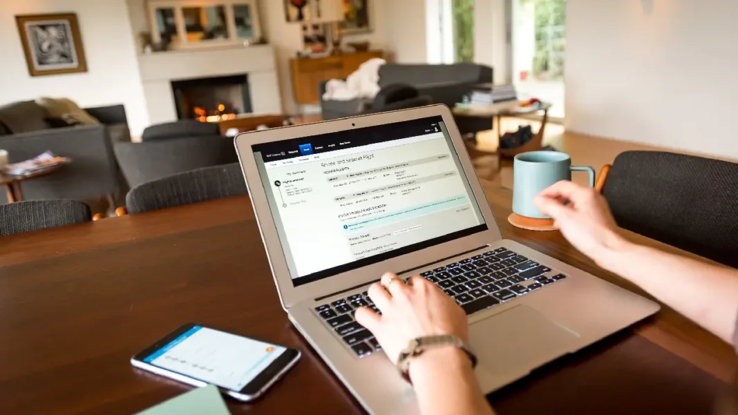 Ranking de FlexJobs revela las empresas con mayor oferta de empleo remoto en 2025