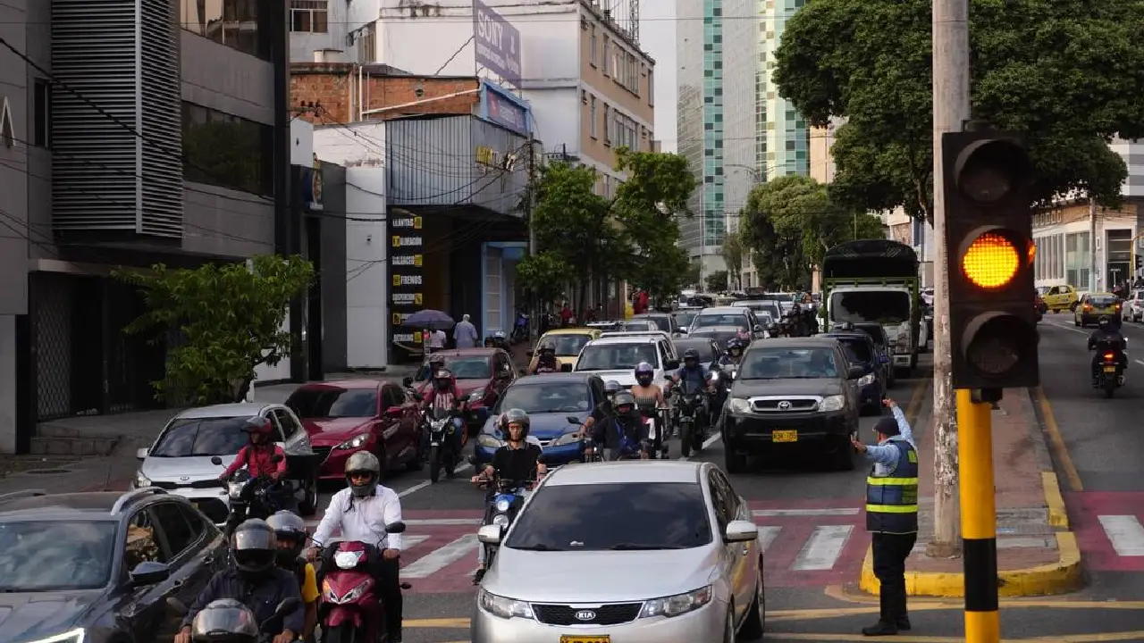 Le explicamos como será le nuevo pico y placa en Bucaramanga que inicia el 1 de julio 1 Horarios, excepciones y sanciones del nuevo pico y placa en Bucaramanga desde julio de 2025