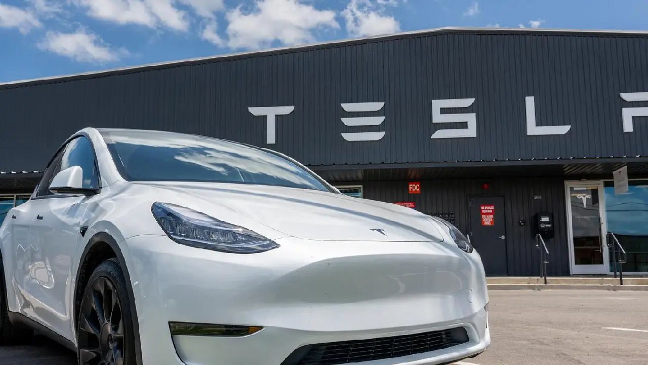 Tesla de Elon Musk llega a Colombia: Guía y precio para comprar acciones 3 Tesla aterriza en la Bolsa de Valores de Colombia: nueva opción de inversión tecnológica