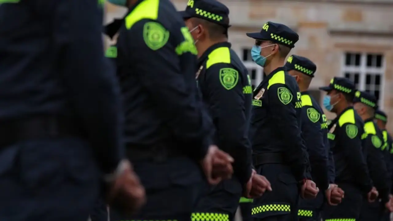 Cuánto gana un coronel de la Policía en Colombia 2 ¿Cuál es el salario mensual de un coronel en la Policía Nacional de Colombia en 2025?