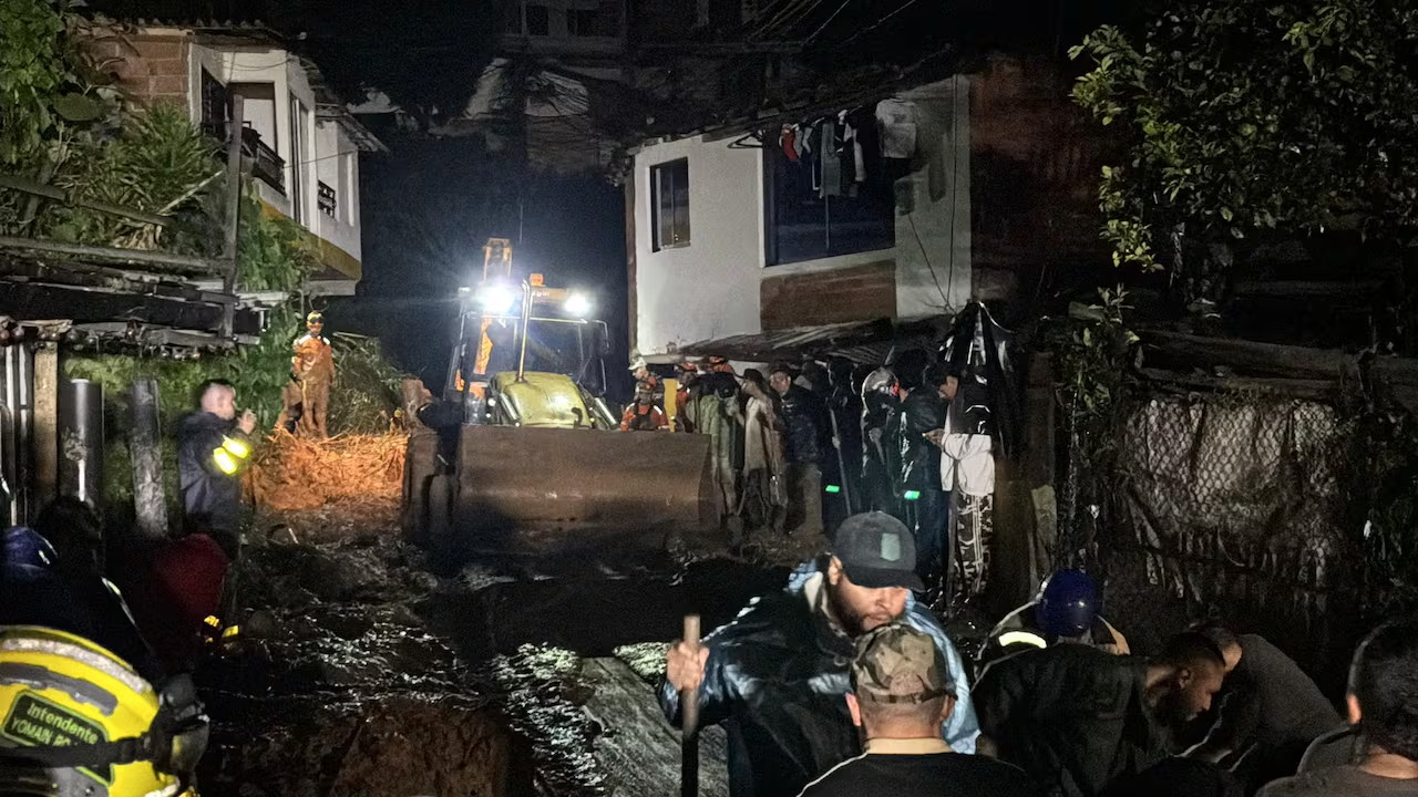 La tragedia por lluvias en Antioquia deja más de 16 muertos y miles de damnificados, evidenciando fallas en la prevención del riesgo y la urgente necesidad de acciones estructurales.