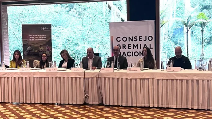 Empresarios piden a la justicia frenar el decreto de consulta popular por ilegalidad