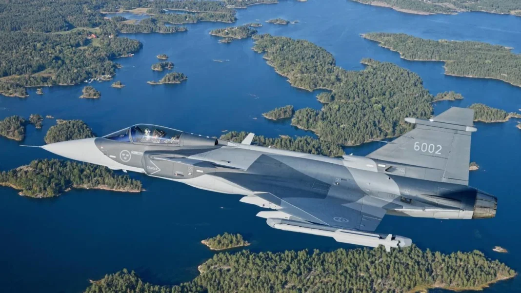 Así fue el primer vuelo de los aviones Gripen en Colombia durante la Feria Aeronáutica