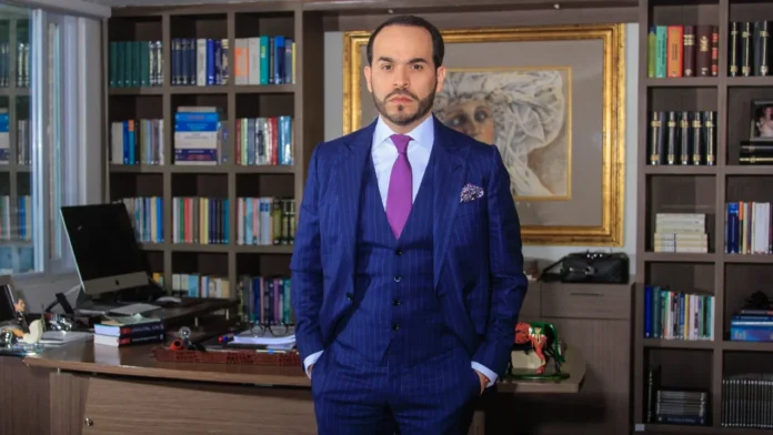 Abelardo De la Espriella oficializa su candidatura presidencial para 2026 y quiere contar con Álvaro Uribe