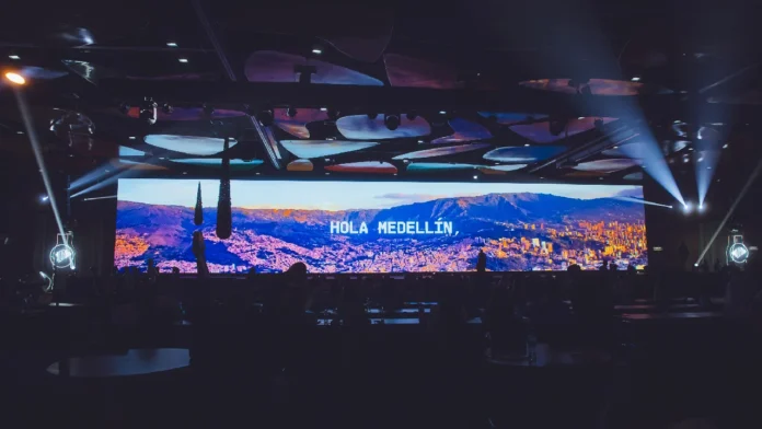 Medellín será el epicentro de la innovación: llega Conexión Summit, el evento donde los empresarios escuchan a los emprendedores