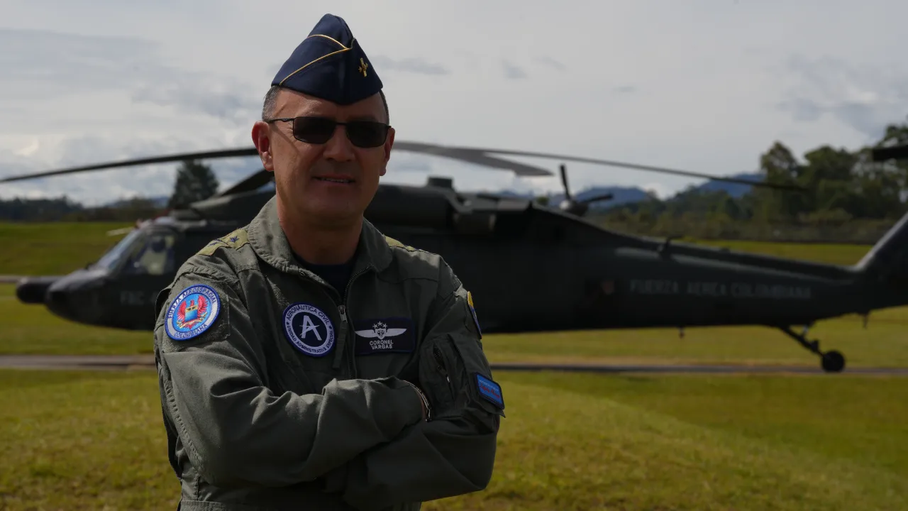 "Suecia es un gran aliado, invitado de honor y gran partícipe de F-AIR Colombia 2025": Coronel Andrés Vargas 1 Coronel Andrés Felipe Vargas Rodríguez, subdirector de la Aeronáutica Civil y director general de F-AIR Colombia 2025