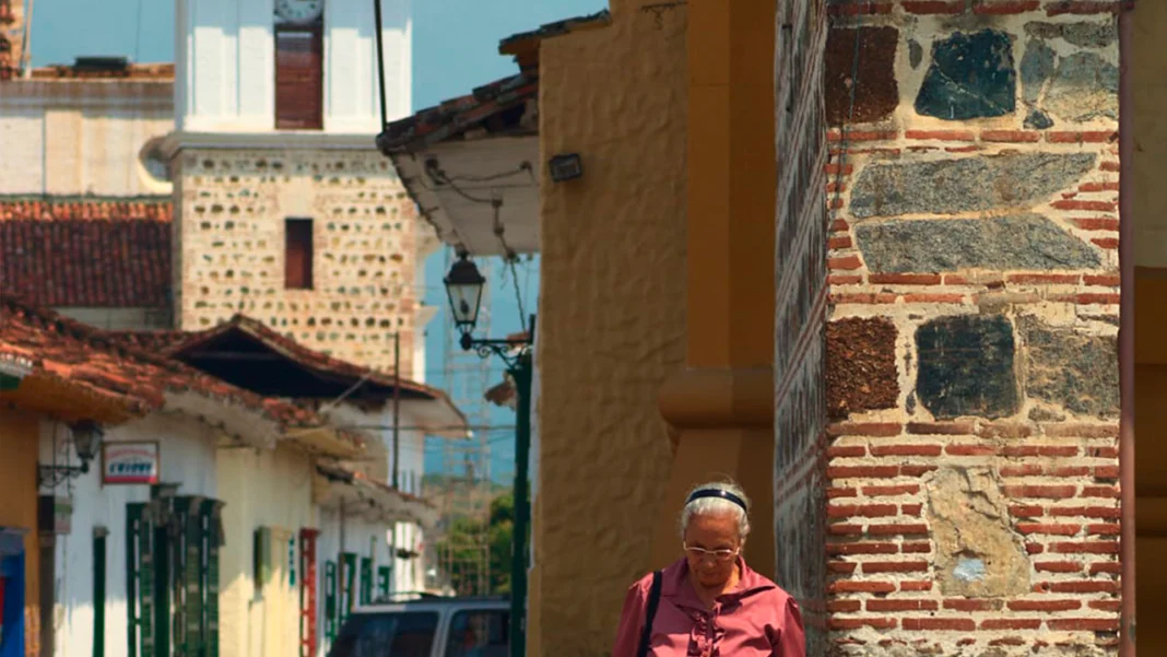 Colombia es un país de contrastes geográficos, climáticos y culturales que ofrece una vasta gama de destinos ideales para escaparse un fin de semana.