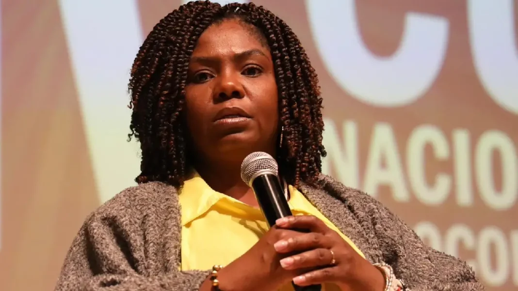 Francia Márquez es mencionada en chats: supuestos acuerdos entre disidencias y Gobierno Petro