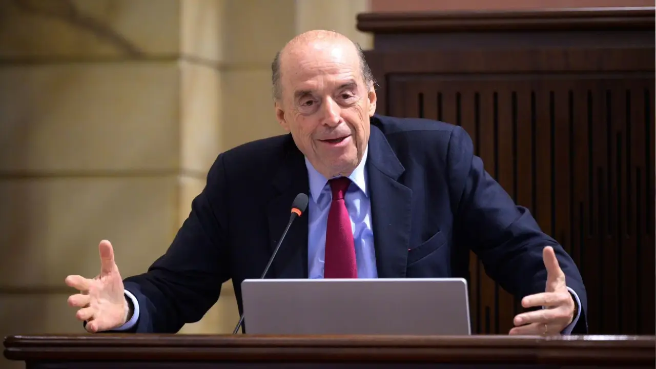 Vicepresidenta exige a Fiscalía investigar complot para remover a Gustavo Petro 1 Francia Márquez exige a la Fiscalía investigar audios que la vinculan con un supuesto plan golpista