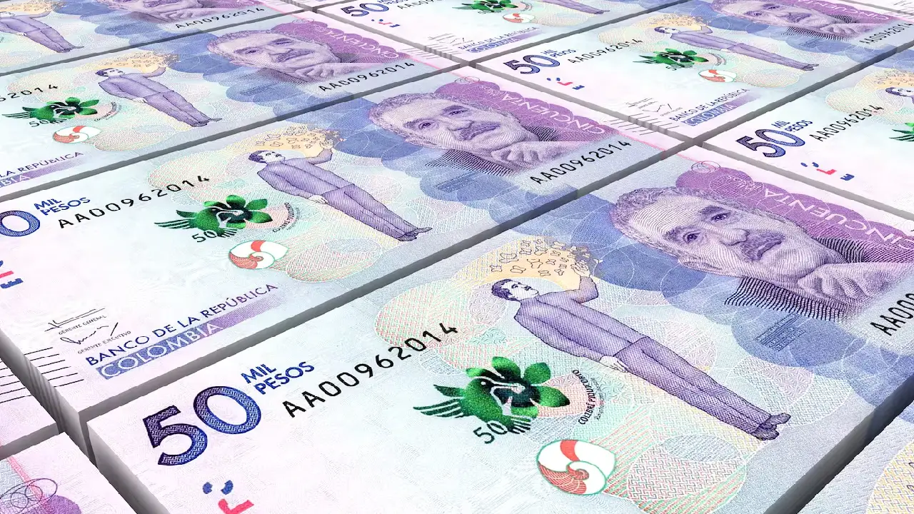 Peso colombiano lidera entre monedas andinas y mejora expectativas económicas