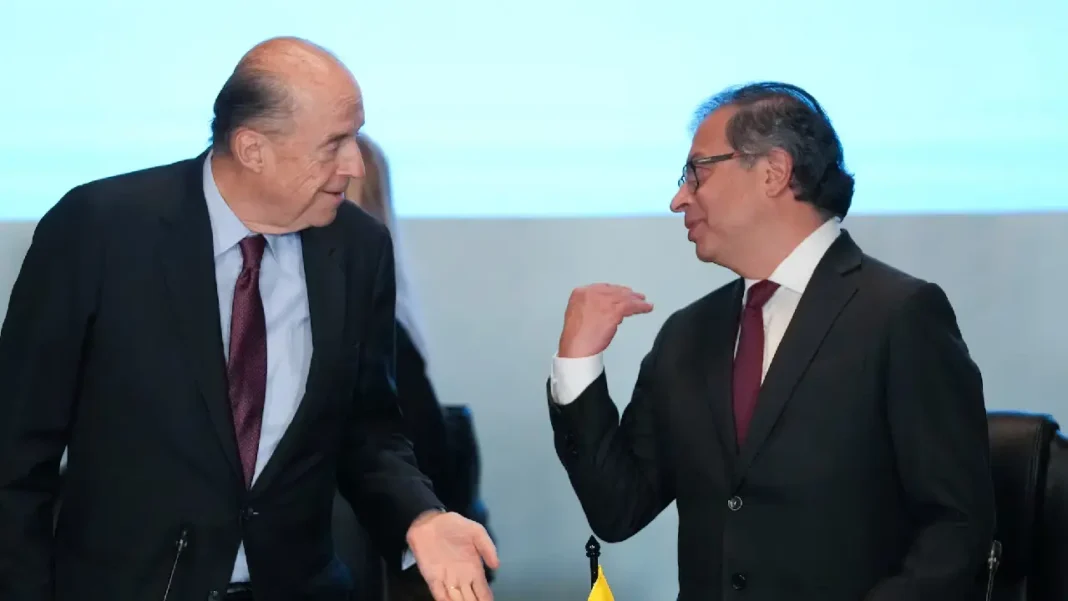 Gustavo Petro Petro acusa a Álvaro Leyva de conspirar para un golpe de Estado y calumniarlo ante organismos internacionales