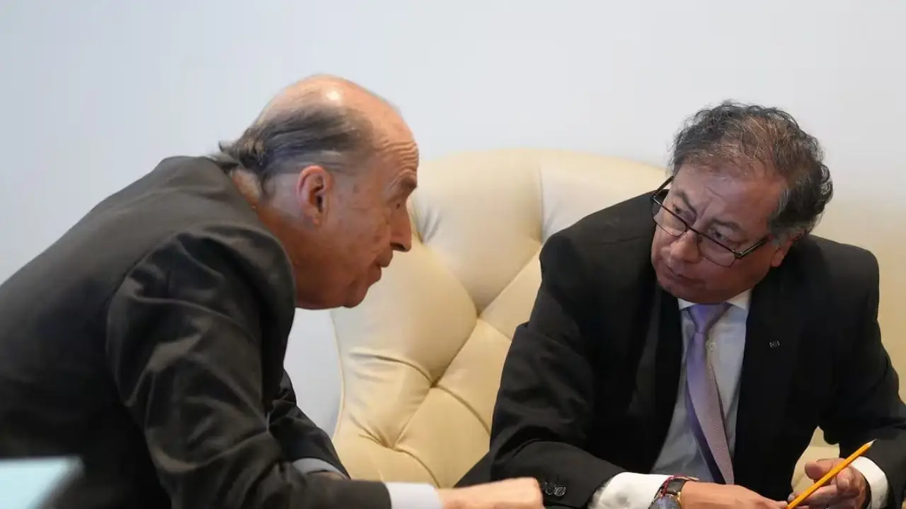 Petro acusa a Álvaro Leyva de conspirar para un golpe de Estado y calumniarlo ante organismos internacionales