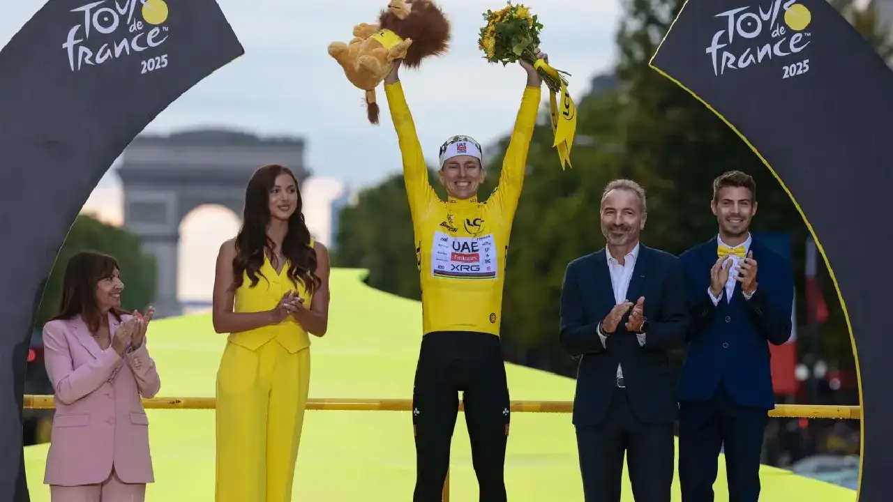 Cifra en pesos colombianos que ganó Tadej Pogacar por ser campeón del Tour de Francia dle 2025