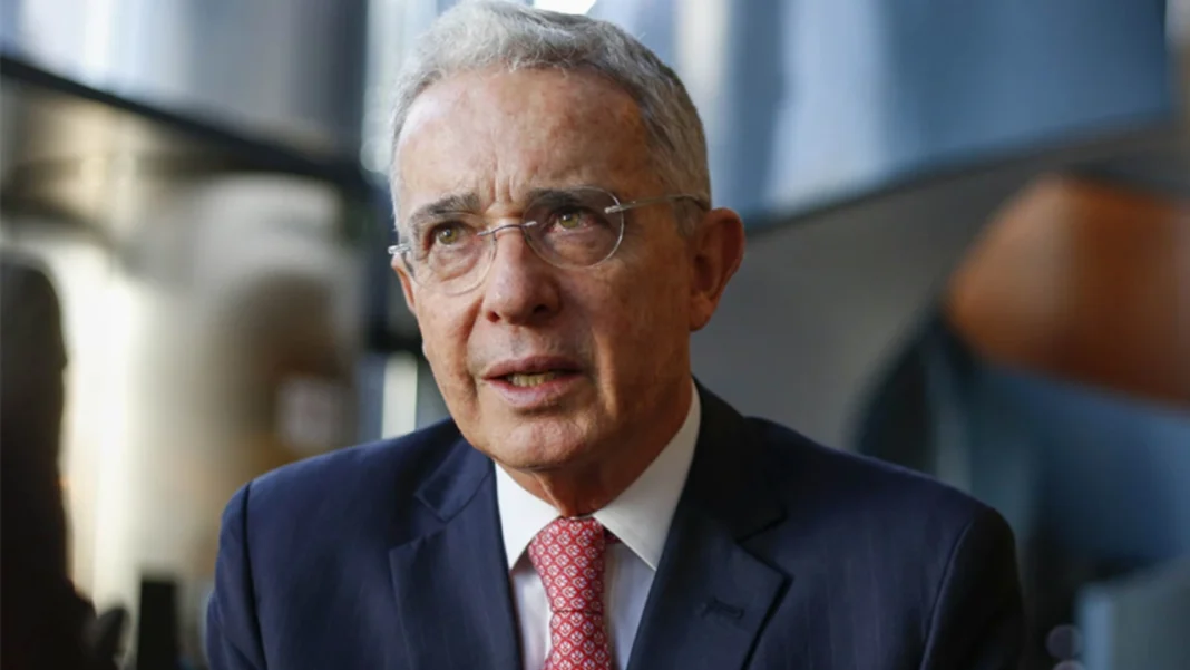 Horario y cómo seguir el juicio contra Álvaro Uribe este 28 de julio