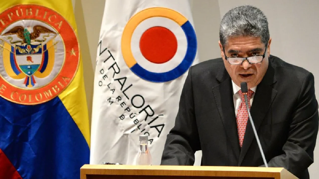 Contraloría y Petro difieren sobre deuda del sistema de salud en Colombia