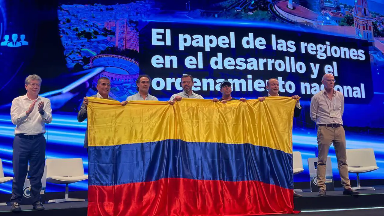 Federico Gutiérrez y alcaldes del país marcan agenda política en el Congreso Empresarial Colombiano ANDI 2025