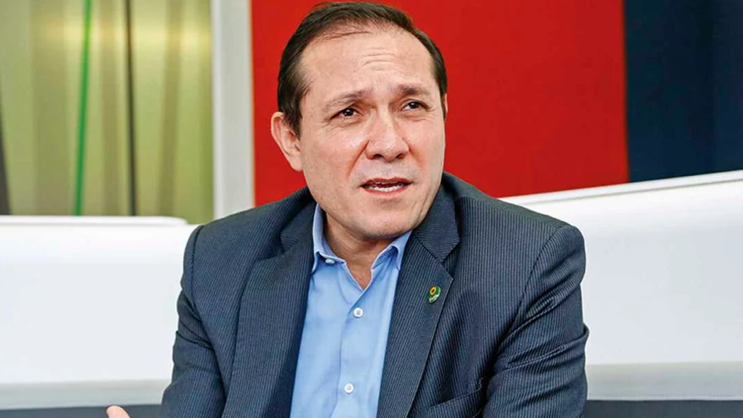 El ministro del Trabajo, Antonio Sanguino, canceló su participación al 10° Congreso Empresarial Colombiano, organizado por la ANDI, según el funcionario en solidaridad con el presidente Petro.
