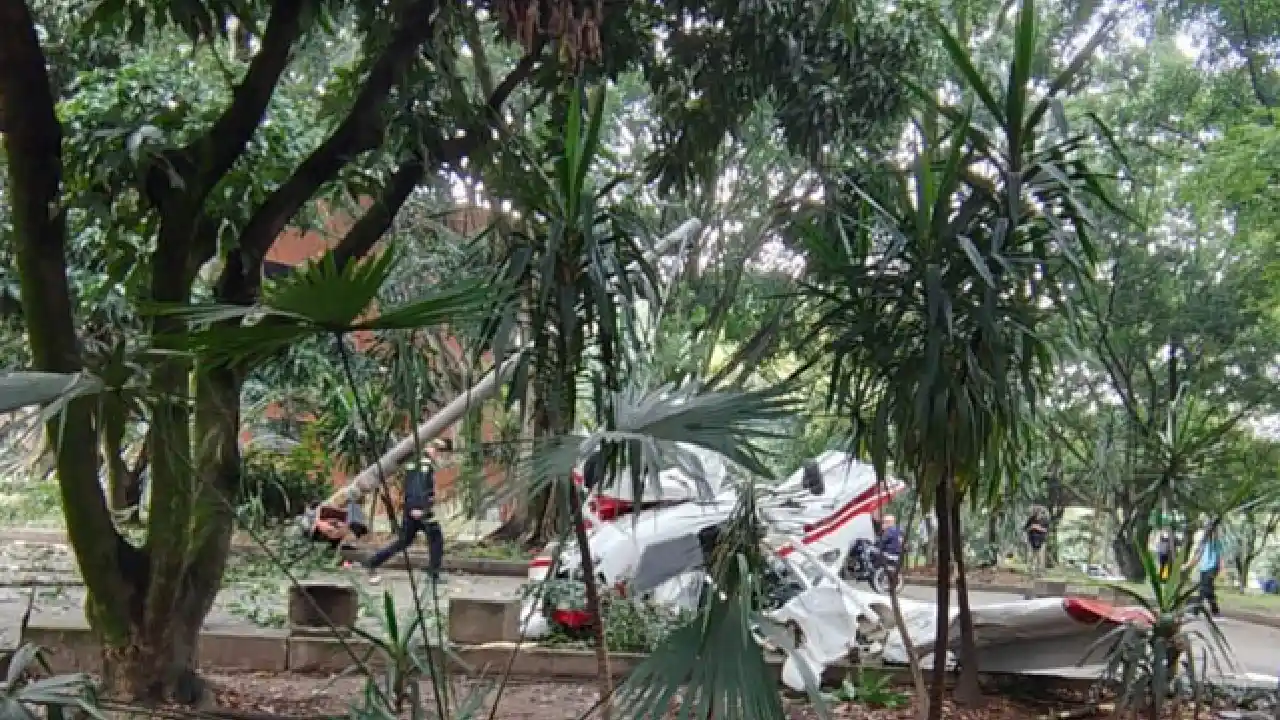 Accidente aéreo en Medellín: avioneta cayó cerca del Atanasio Girardot