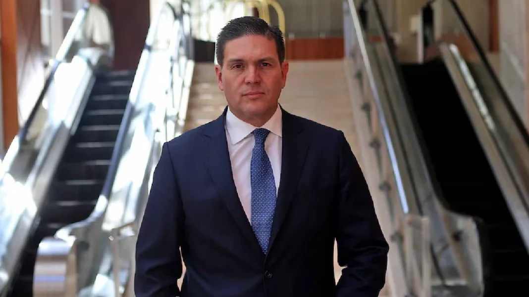 Juan Carlos Pinzón emerge como carta fuerte de la centroderecha