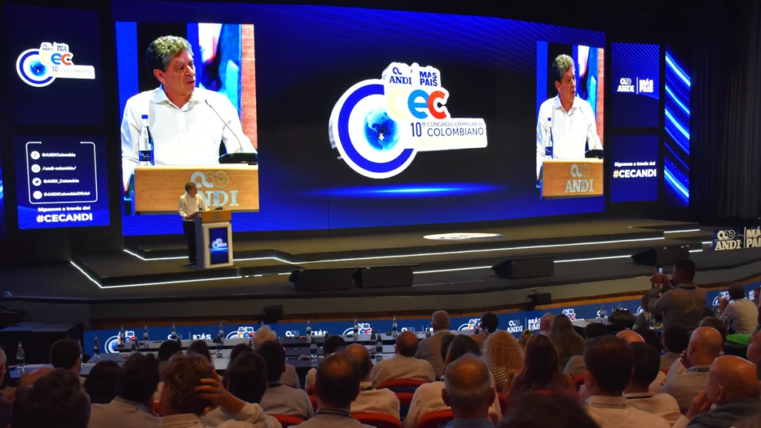 El 10° Congreso Empresarial Colombiano, inició en la ciudad de Cartagena con un sentido homenaje al senador y precandidato Miguel Uribe y un llamado a construir país en Colombia.