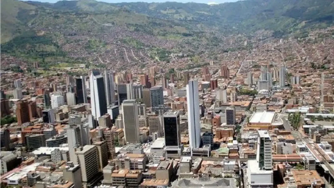 Antioquia cerrará 2025 con un crecimiento económico del 3% según la Cámara de Comercio de Medellín