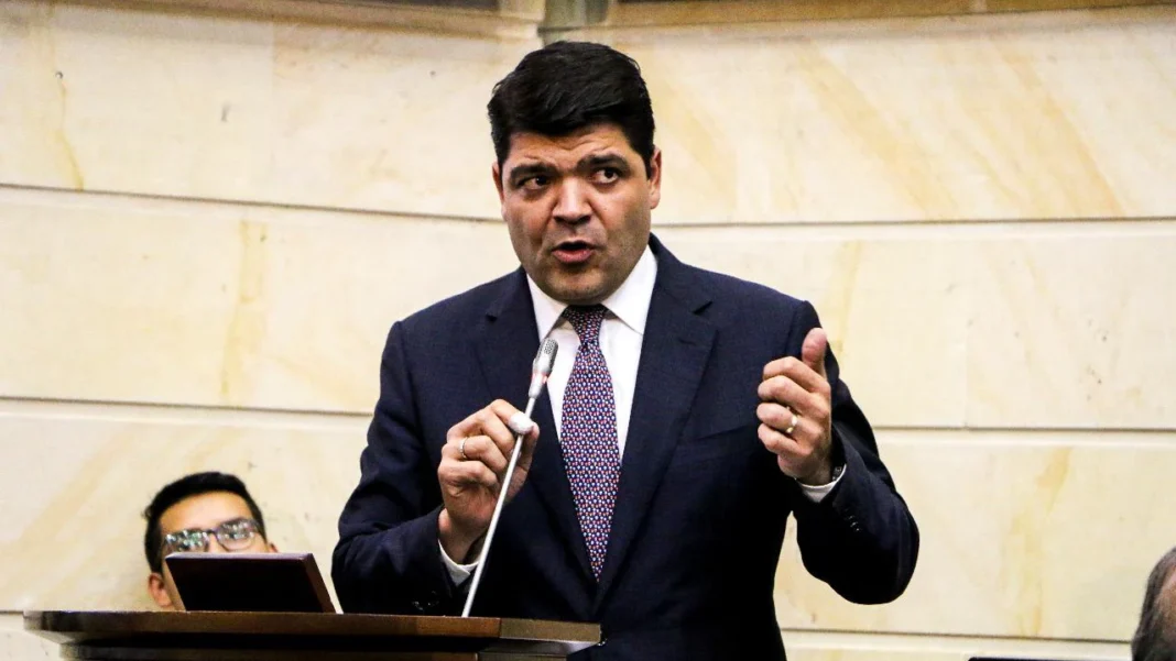 Exsenador Juan Diego Gómez denuncia amenazas de muerte de presuntos miembros del ELN