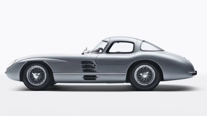 El carro más caro del mundo, el Mercedes-Benz 300 SLR Uhlenhaut Coupe, fue vendido por 143 millones de dólares y es imposible de adquirir en Colombia.