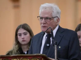 Miguel Uribe Londoño, empresario de 79 años y padre de Miguel Uribe Turbay, entra como precandidato presidencial del Centro Democrático en 2026.