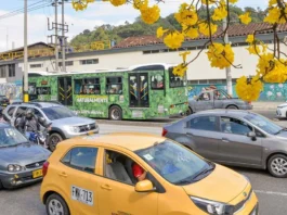 Desde el 4 de agosto entra en vigencia la nueva rotación del pico y placa en Medellín, con semana pedagógica inicial y sanciones a partir del 11 para vehículos y motos.