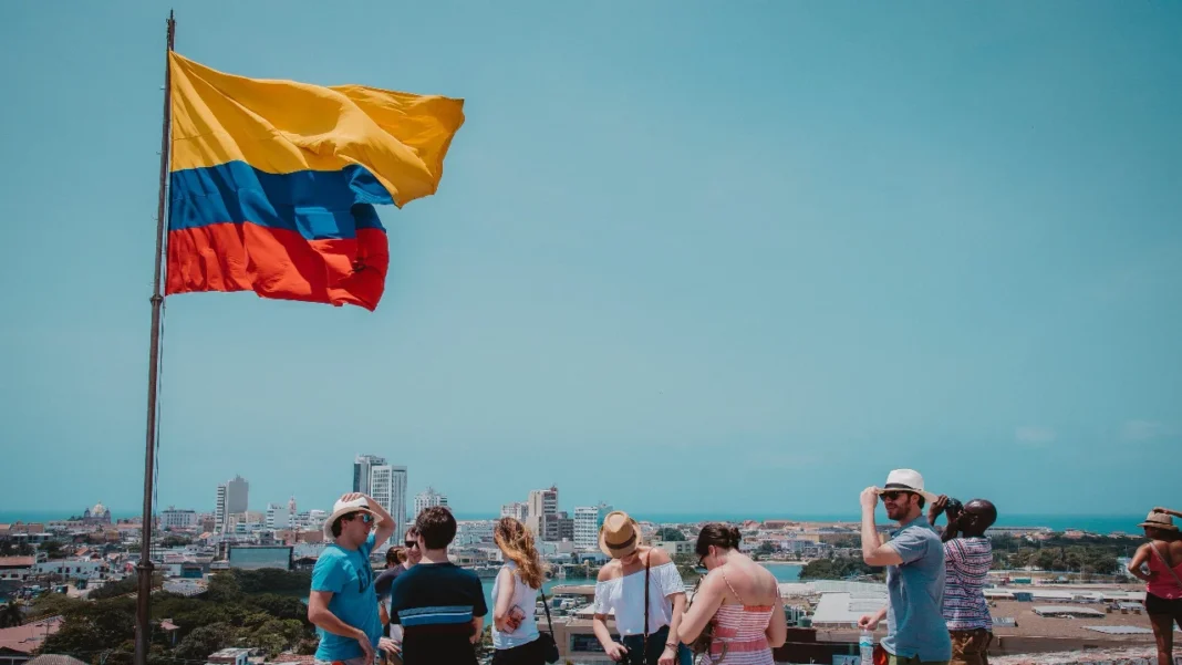 El top cinco de nacionalidades con más turistas en Colombia